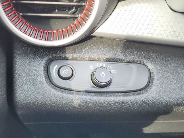 Used 2024 Chevrolet Trax RS image 24