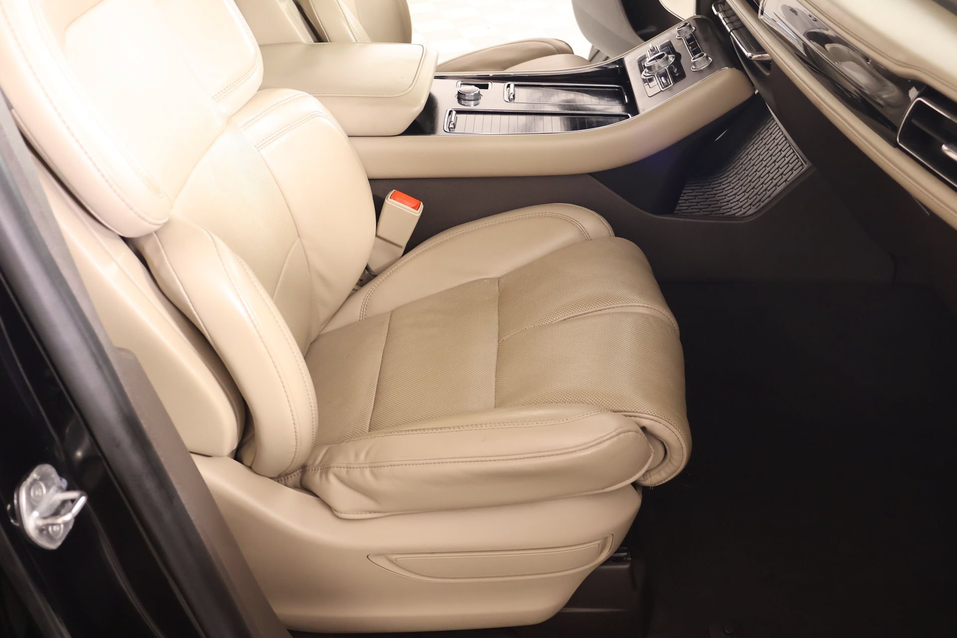 Used 2020 Lincoln Aviator Reserve w/ Equipment Group 202A AWD/4WD image 15