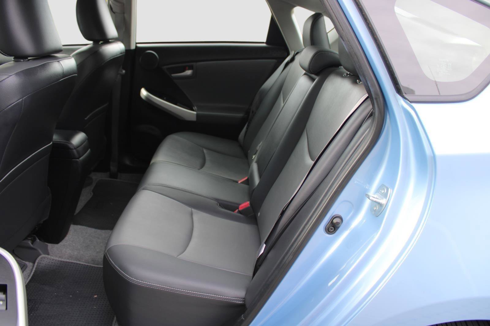 Used 2015 Toyota Prius Prime Advanced image 33