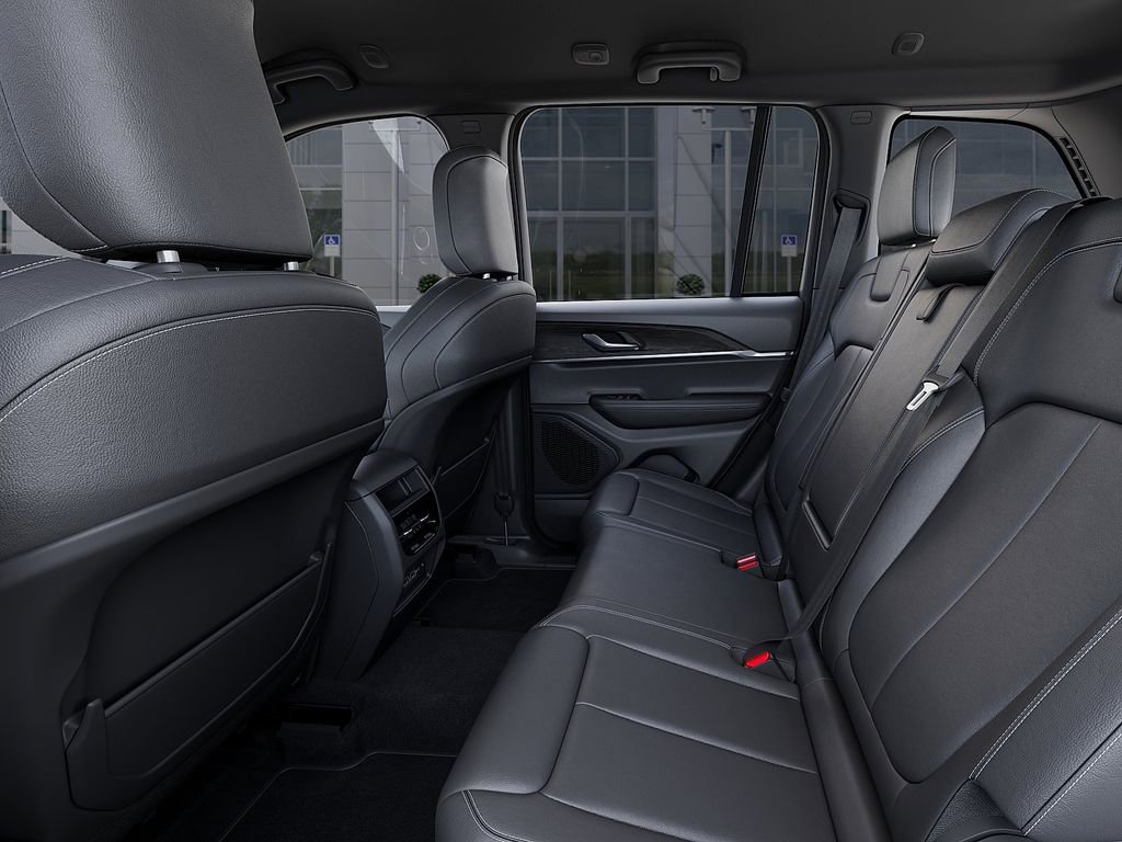New 2025 Jeep Grand Cherokee Limited w/ Black Appearance Package AWD/4WD image 23