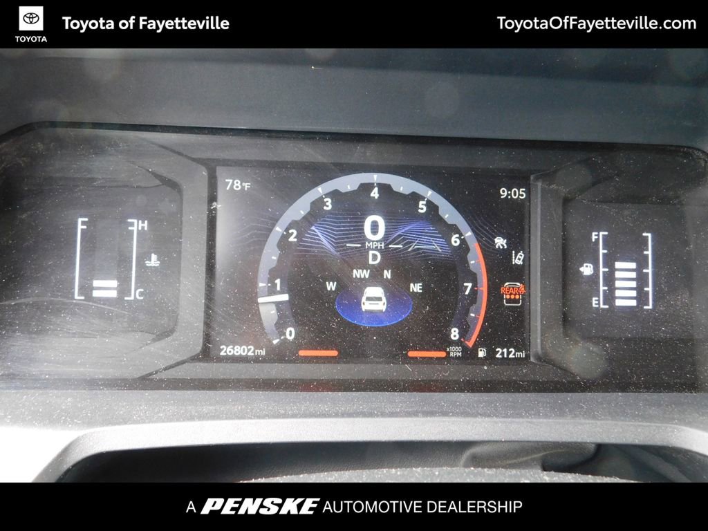 Used 2025 Toyota 4Runner SR5 AWD/4WD image 11