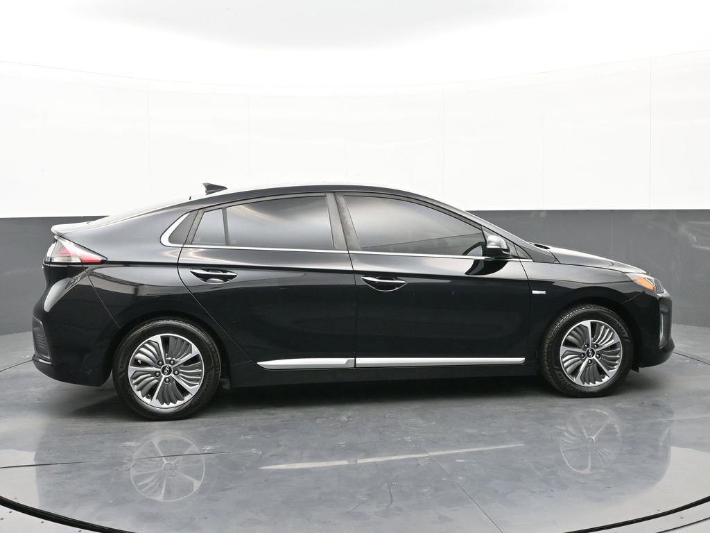 Used 2020 Hyundai Ioniq Limited image 3