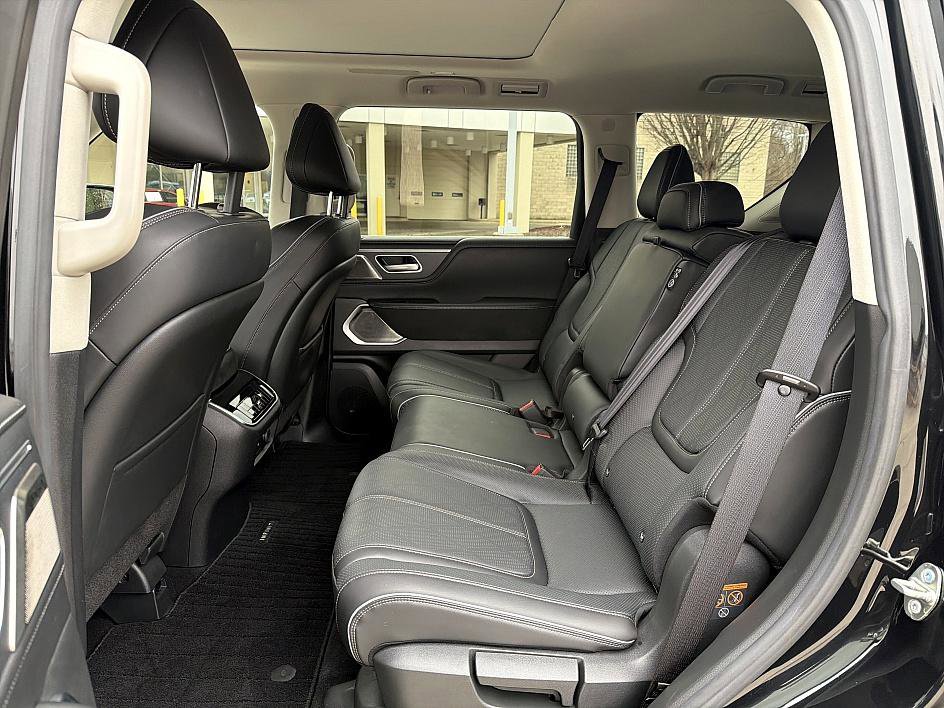 Certified 2025 INFINITI QX80 Sensory image 12