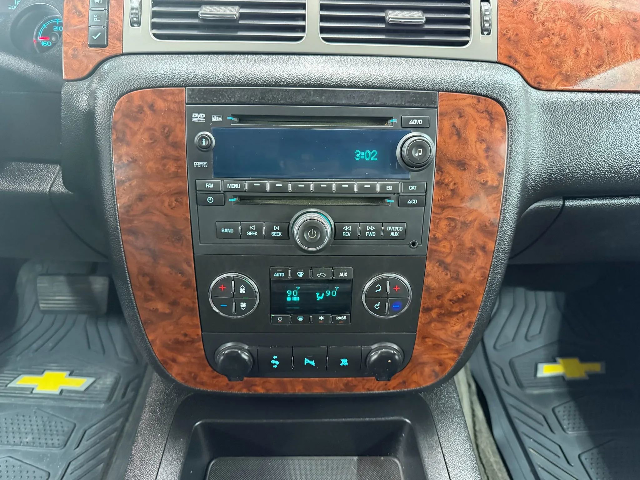 Used 2008 Chevrolet Suburban LT w/ LT Preferred Equipment Group image 22