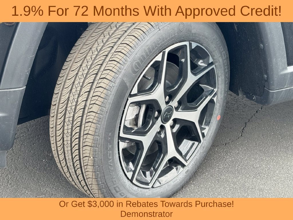 New 2026 Jeep Compass Limited w/ Sun, Sound & Navigation Group AWD/4WD image 9