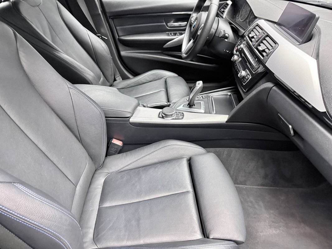 Used 2018 BMW 328d xDrive Sedan AWD/4WD image 12