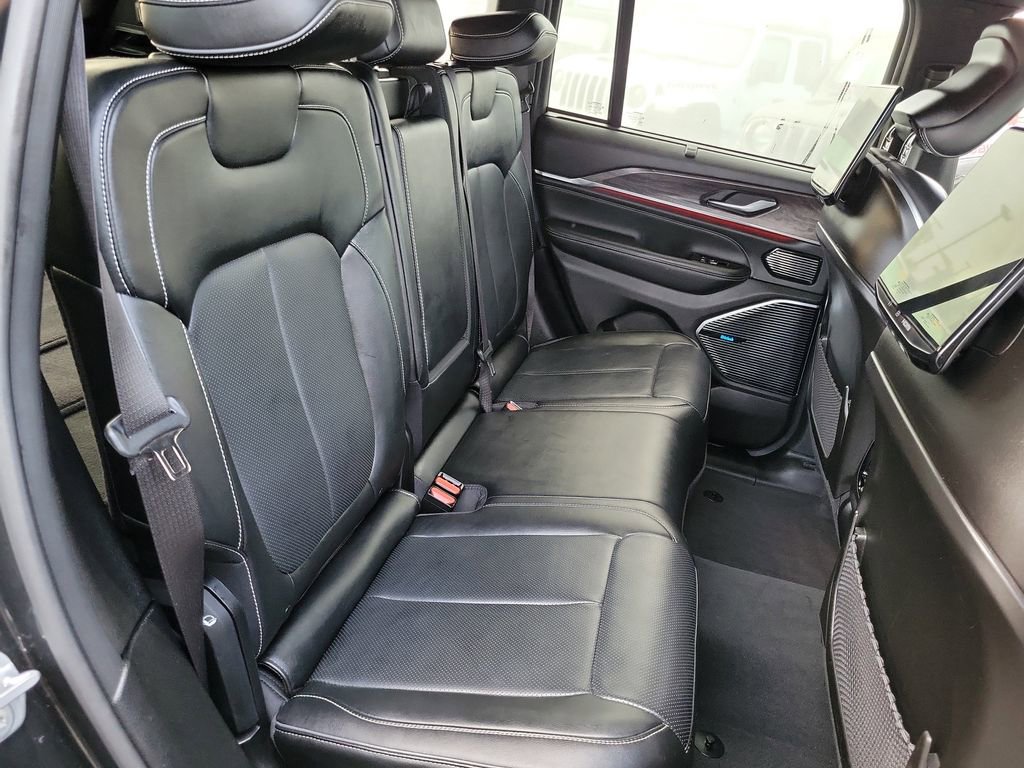 Used 2023 Jeep Grand Cherokee Overland w/ Advanced Protech Group III image 22