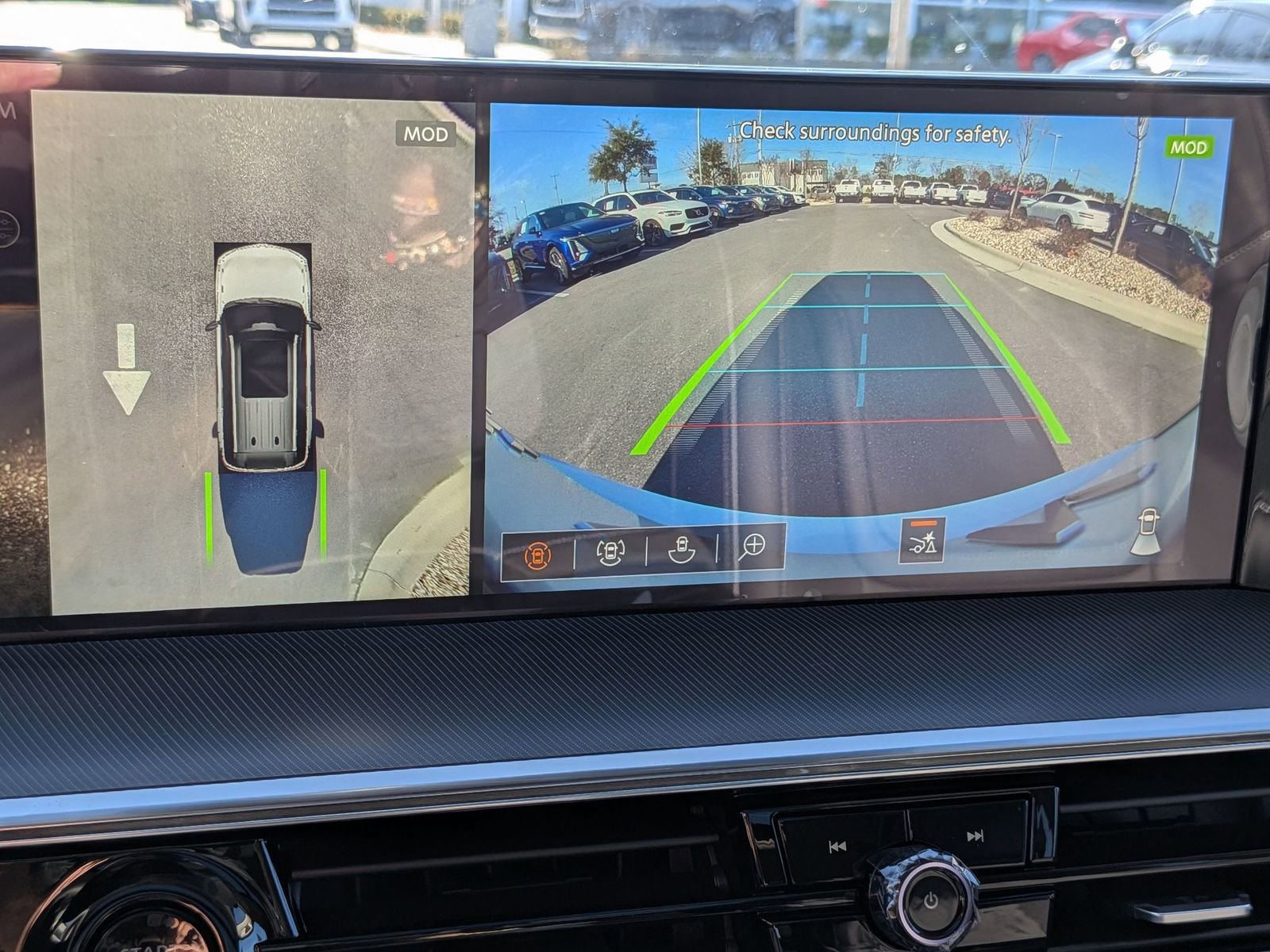 New 2026 INFINITI QX80 Luxe w/ Cargo Package image 22