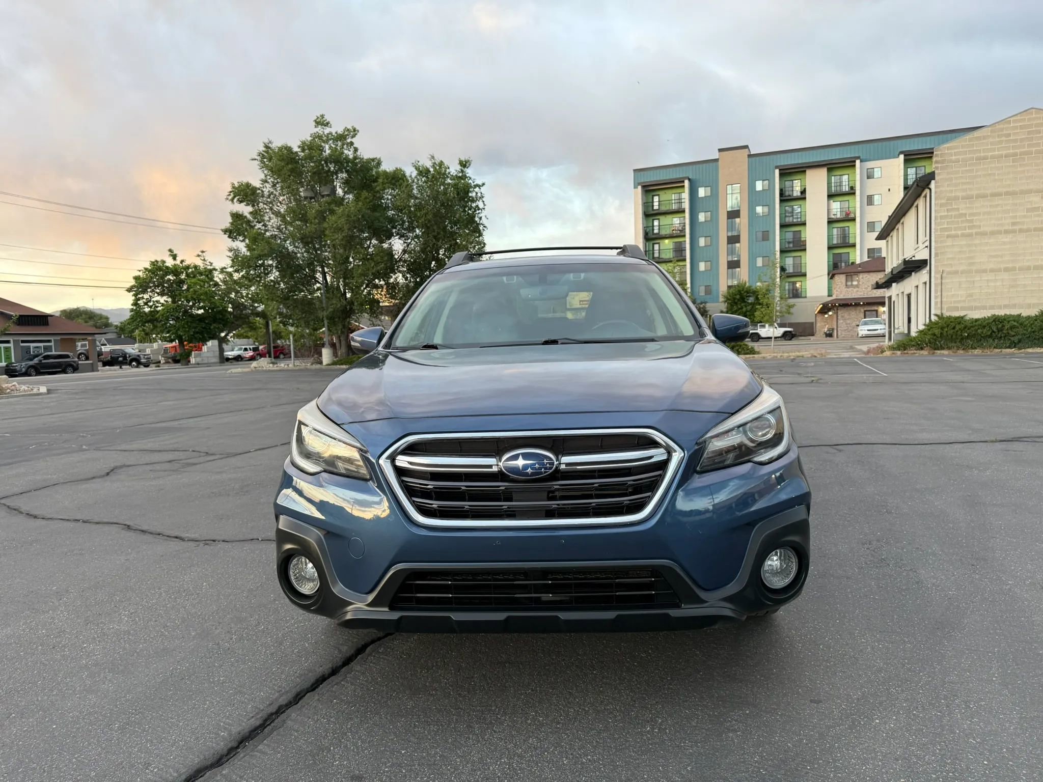 Used 2019 Subaru Outback 2.5i Limited w/ Popular Package #2 AWD/4WD image 2