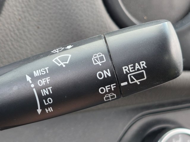 Used 2018 Toyota Yaris L FWD image 14