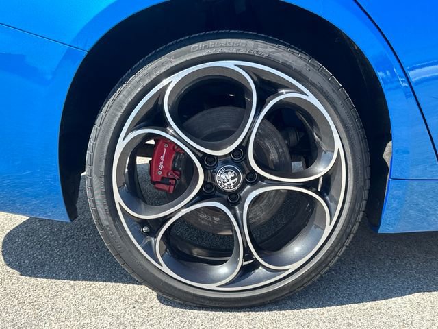 Used 2024 Alfa Romeo Giulia Veloce image 17