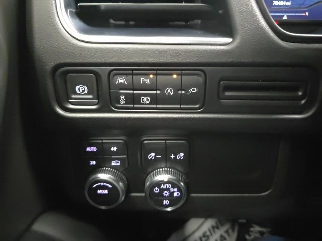 Certified 2022 GMC Yukon XL SLT w/ SLT Luxury Package image 19