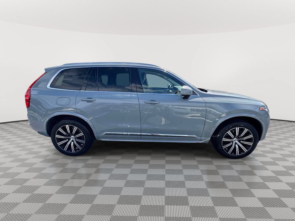 Certified 2025 Volvo XC90 B5 Core AWD/4WD image 3