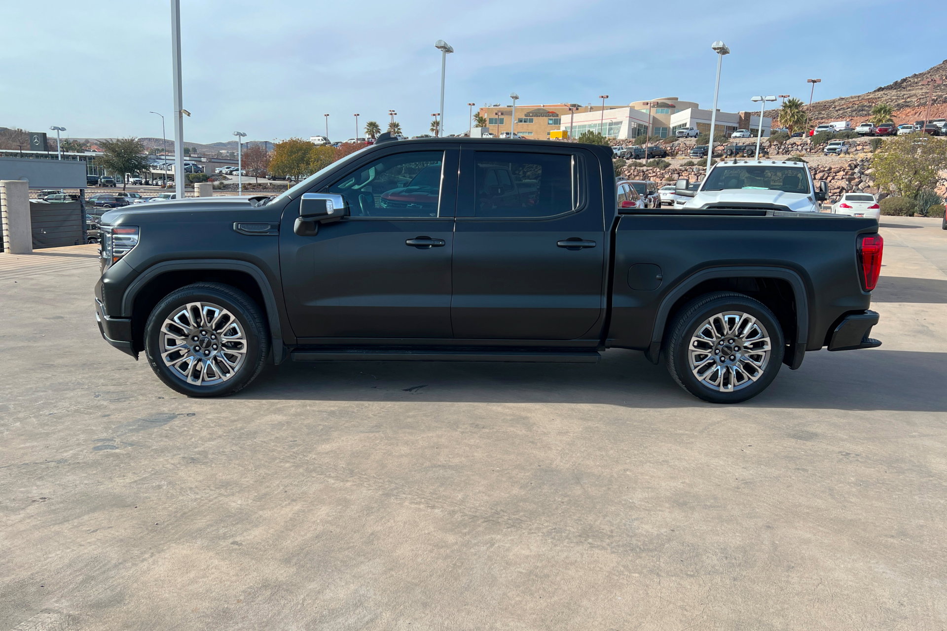 Used 2022 GMC Sierra 1500 Denali w/ Technology Package image 2