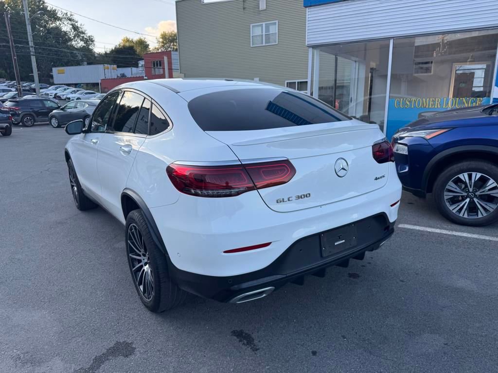 Used 2021 Mercedes-Benz GLC 300 4MATIC Coupe image 3