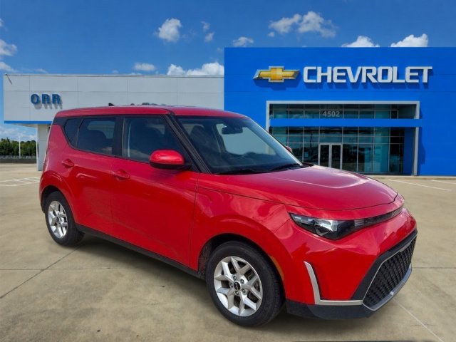 Used 2025 Kia Soul LX w/ LX Technology Package FWD image 1