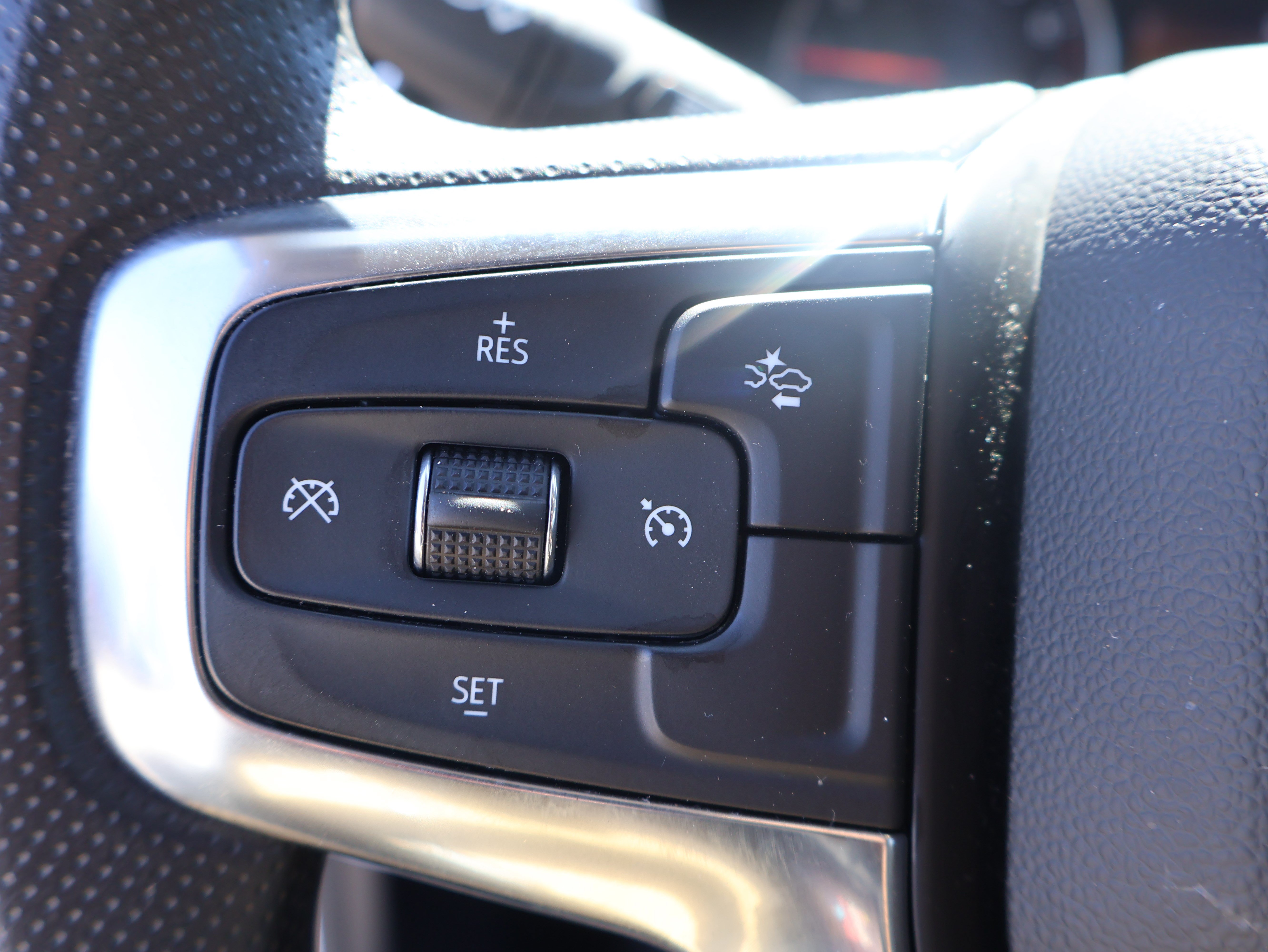 Used 2025 Chevrolet Blazer LT AWD/4WD image 30