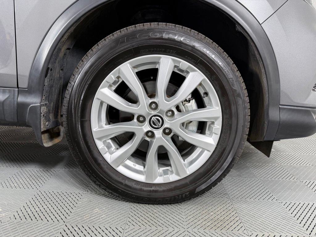 Used 2021 Nissan Rogue Sport SV FWD image 14
