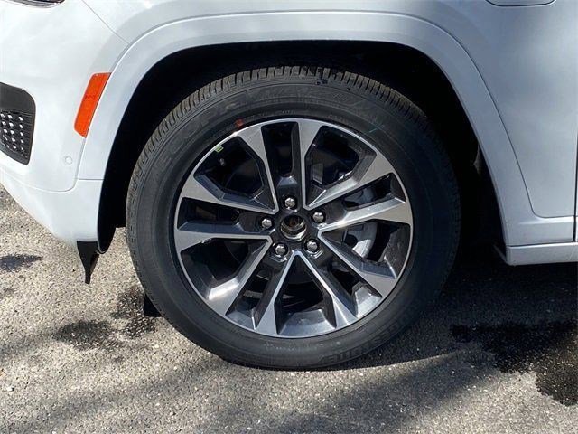 New 2022 Jeep Grand Cherokee Overland image 5