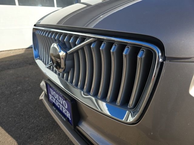 Certified 2025 Volvo XC90 B6 Ultra w/ Lounge Package image 15