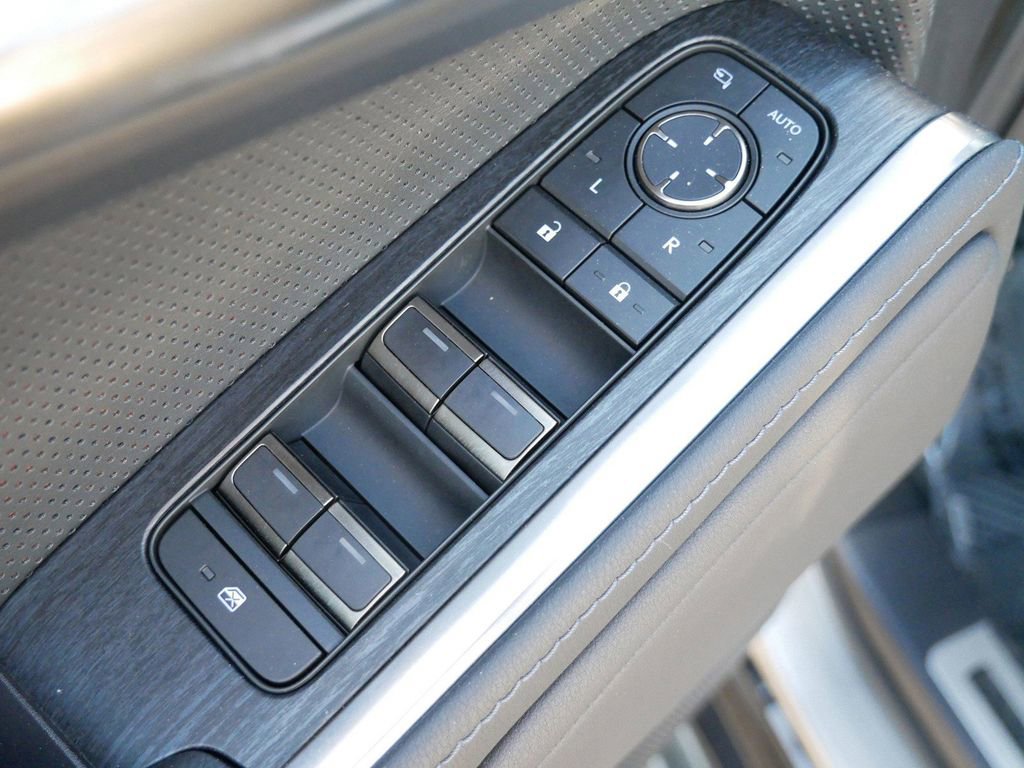 Used 2024 Lexus GX 550 w/ Cold Area Package AWD/4WD image 15