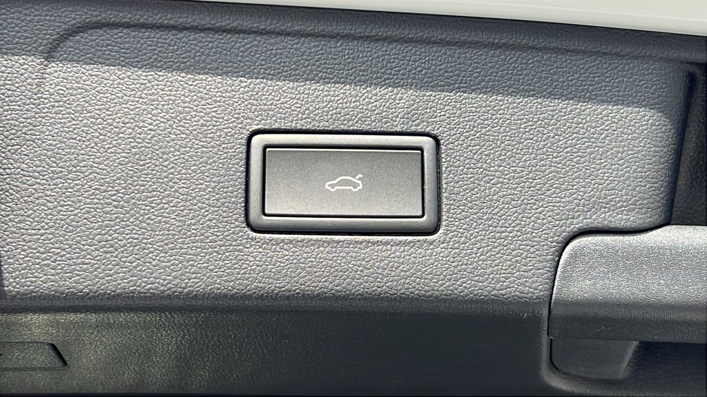 New 2026 Volkswagen Atlas Cross Sport SEL Premium R-Line image 16