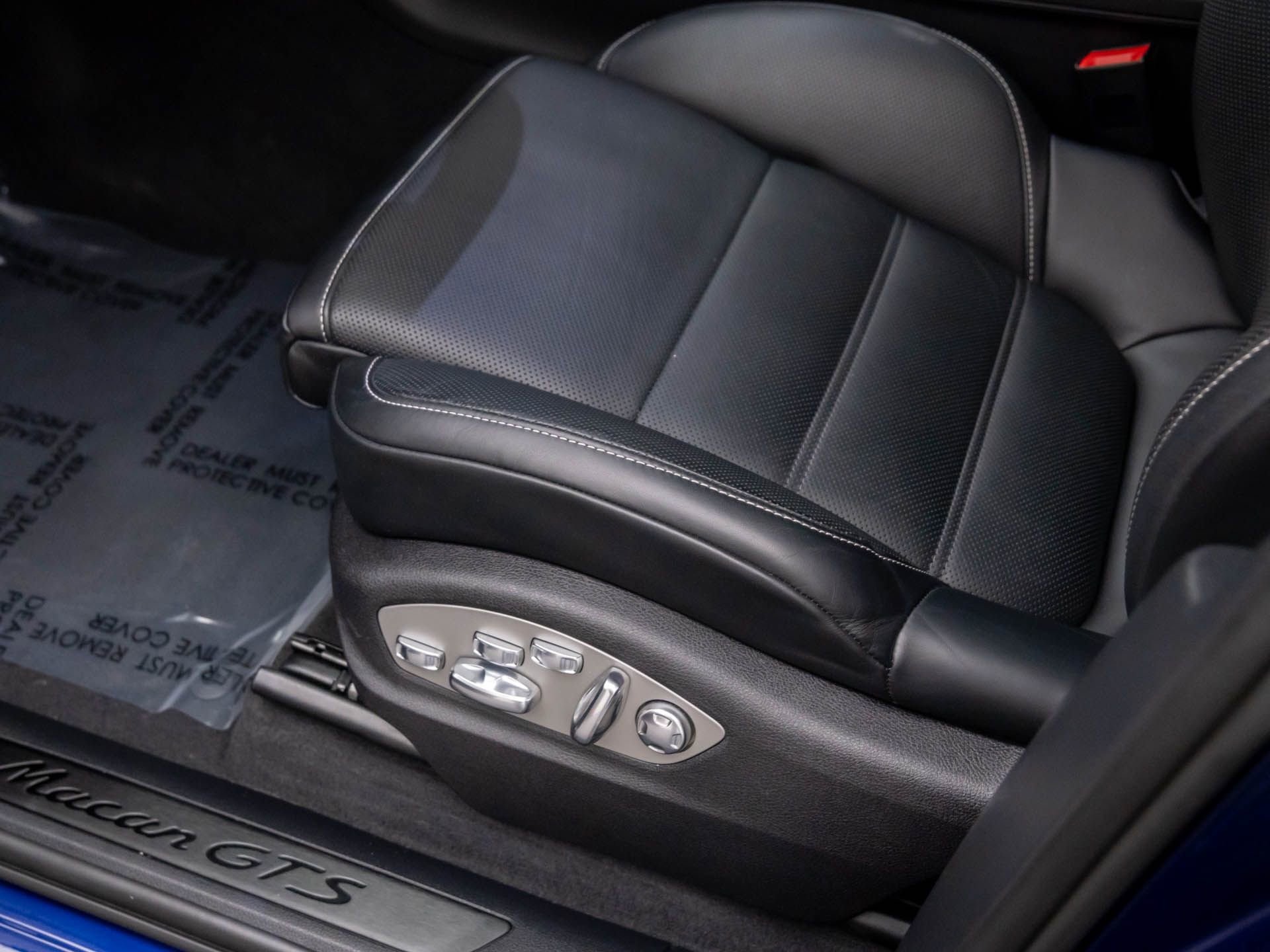 Certified 2025 Porsche Macan GTS image 18