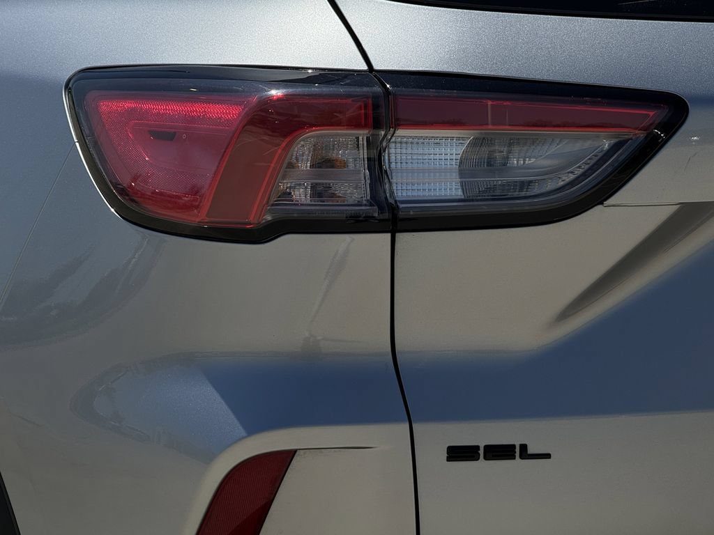 Used 2022 Ford Escape SEL w/ SEL Stealth AWD Package image 10