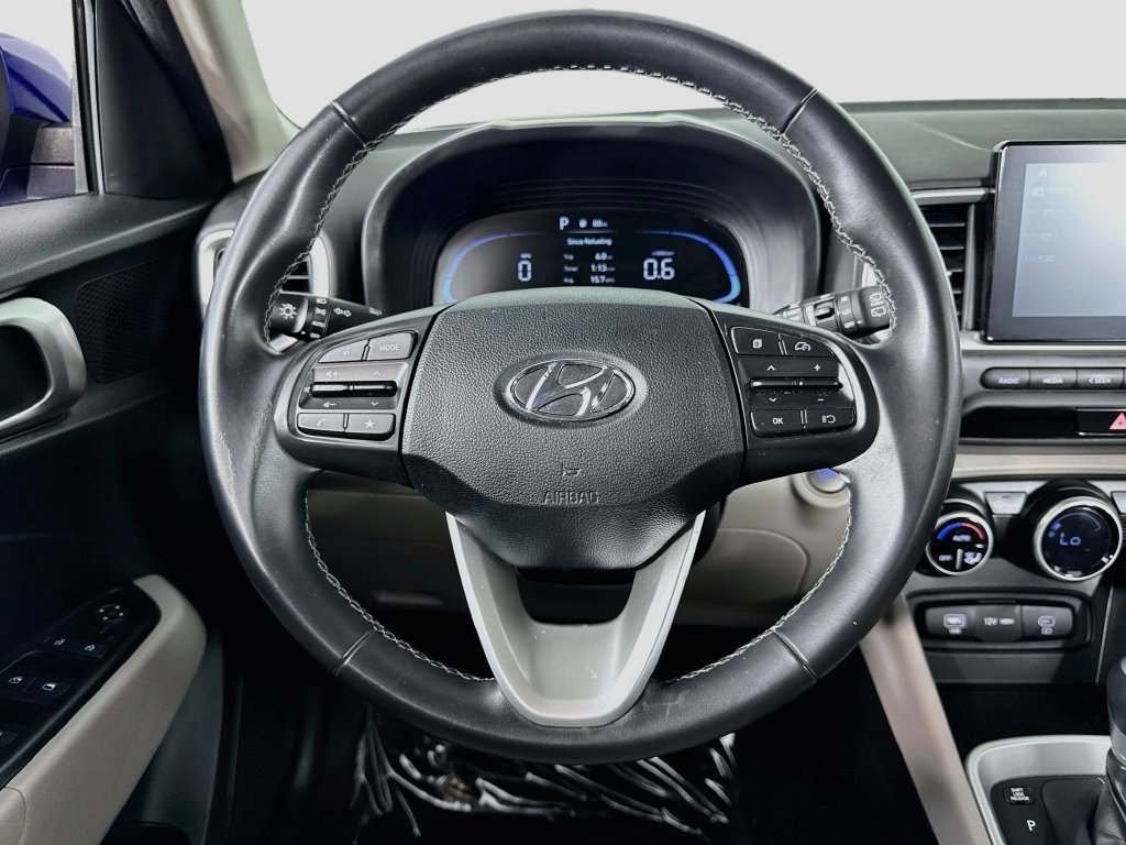 Used 2024 Hyundai Venue SEL FWD image 25
