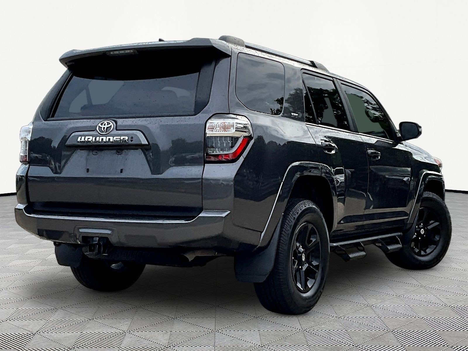 Used 2022 Toyota 4Runner SR5 Premium w/ Moonroof Package AWD/4WD image 6
