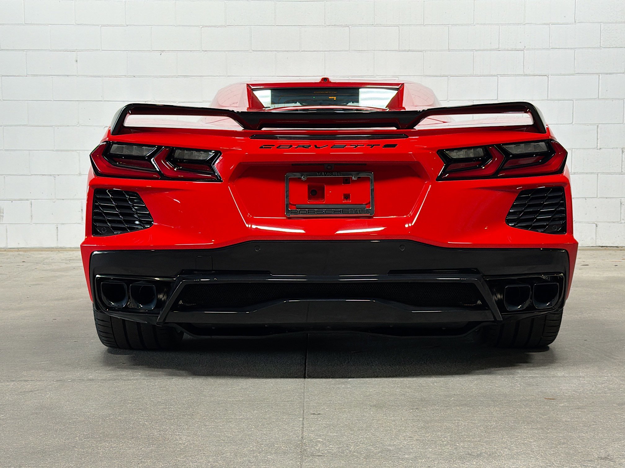 Used 2024 Chevrolet Corvette Stingray Premium Conv w/ Z51 Performance Package RWD image 8