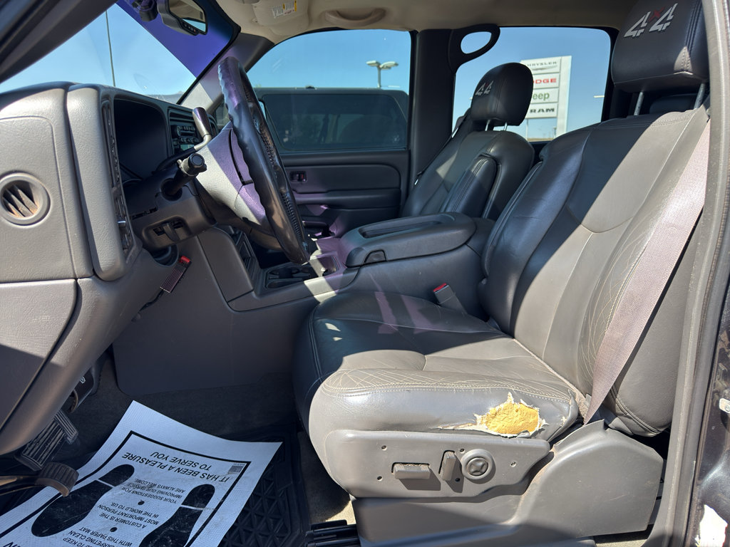 Used 2005 Chevrolet Silverado 2500 LT w/ Heavy-Duty Power Package AWD/4WD image 9