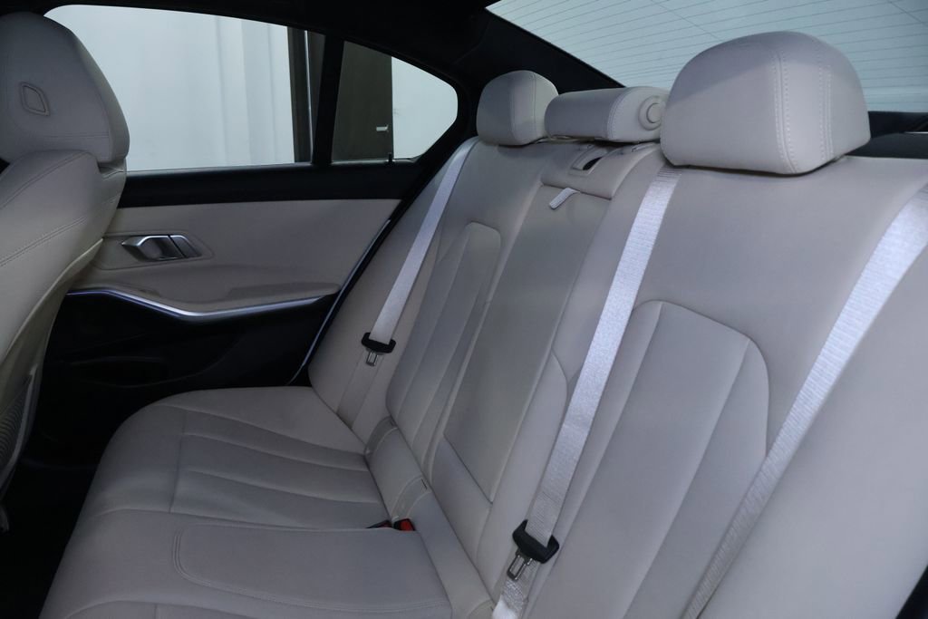 Used 2021 BMW 330i xDrive Sedan w/ Convenience Package image 16