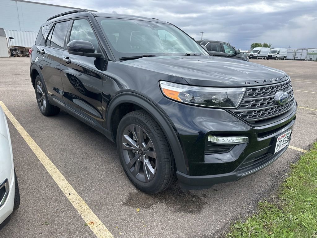 Used 2022 Ford Explorer XLT w/ Equipment Group 202A AWD/4WD image 10