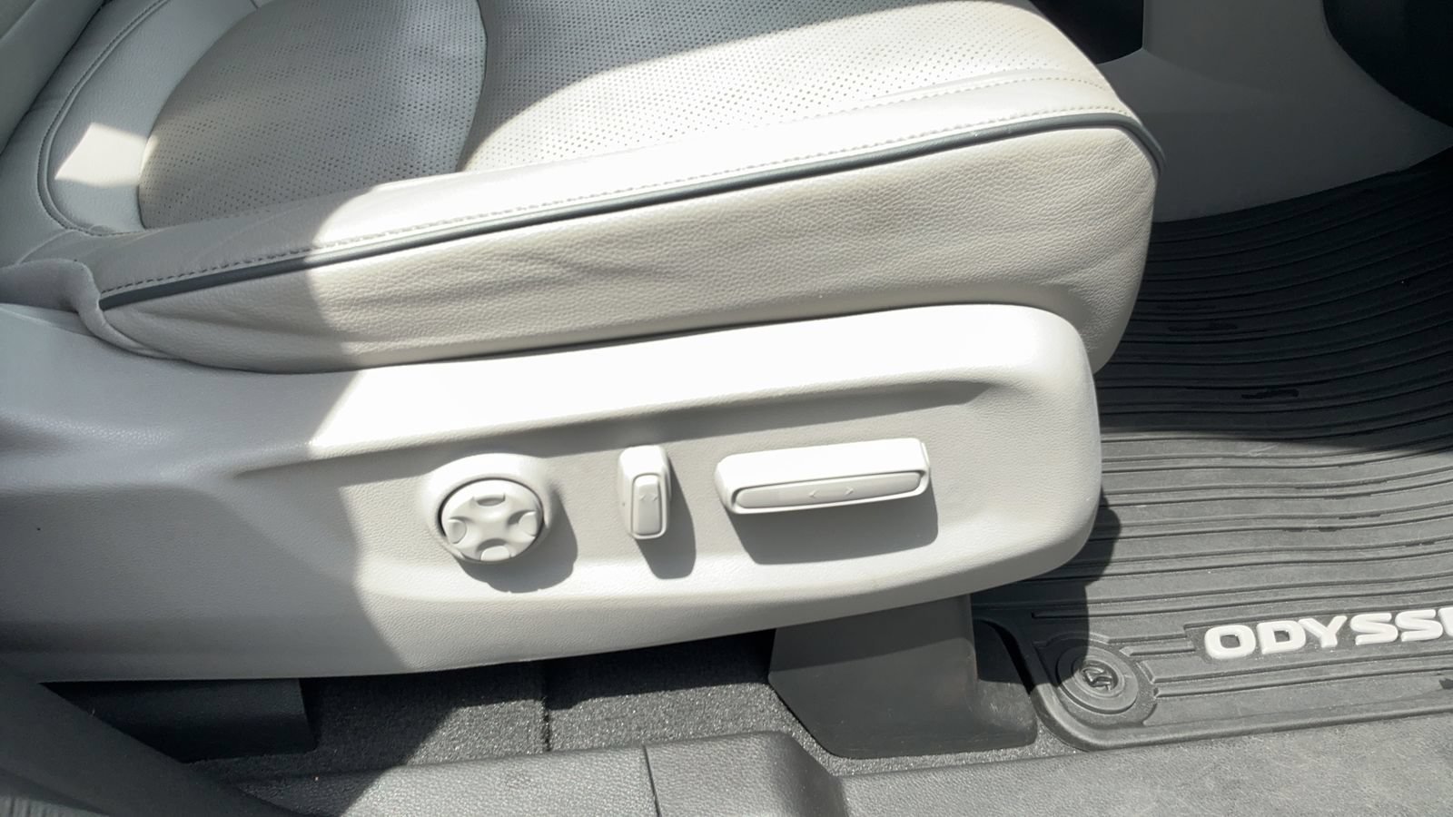 Used 2023 Honda Odyssey Elite image 53
