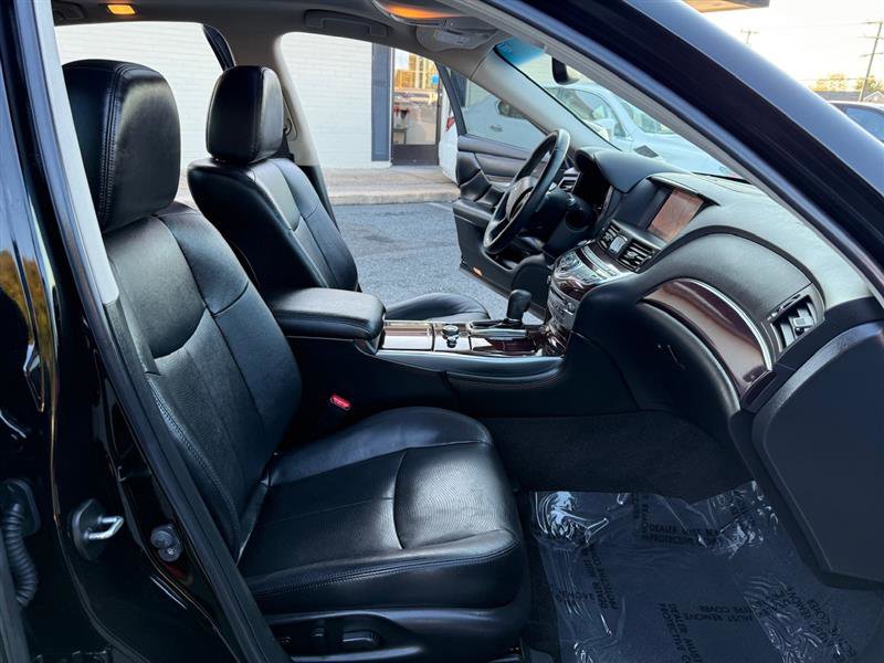 Used 2019 INFINITI Q70 Luxe image 13