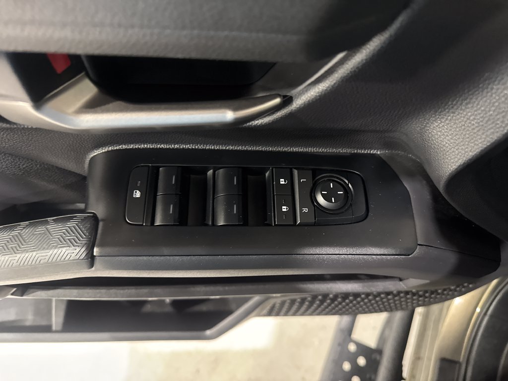 Used 2025 Toyota Tacoma TRD Off-Road AWD/4WD image 19