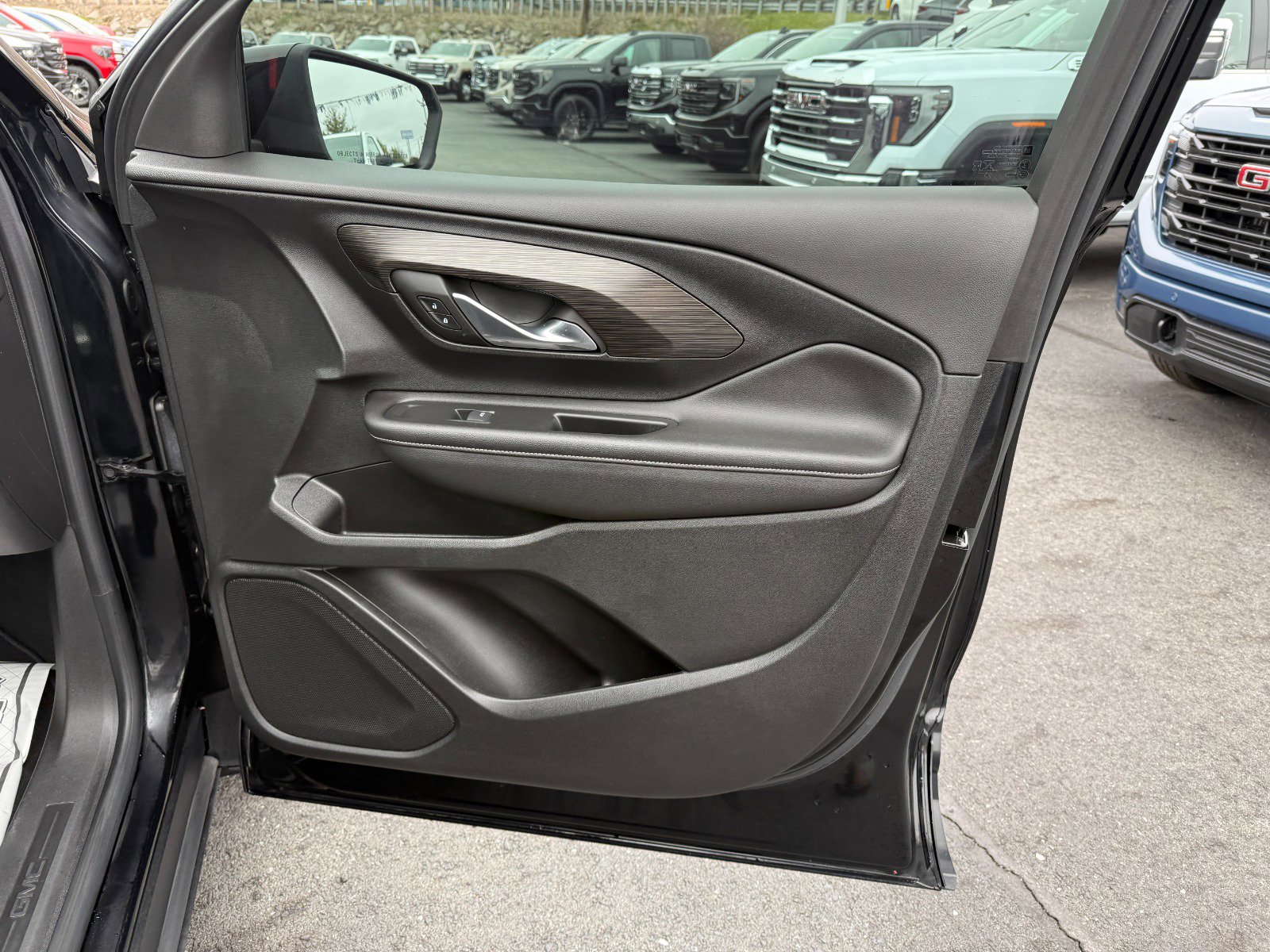 Used 2022 GMC Terrain SLT w/ Elevation Edition image 21