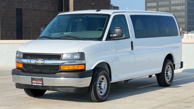 Used 2017 Chevrolet Express 2500 LT w/ LT Preferred Equipment Group image 3