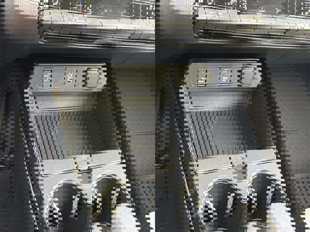 New 2026 Toyota Prius XLE image 6