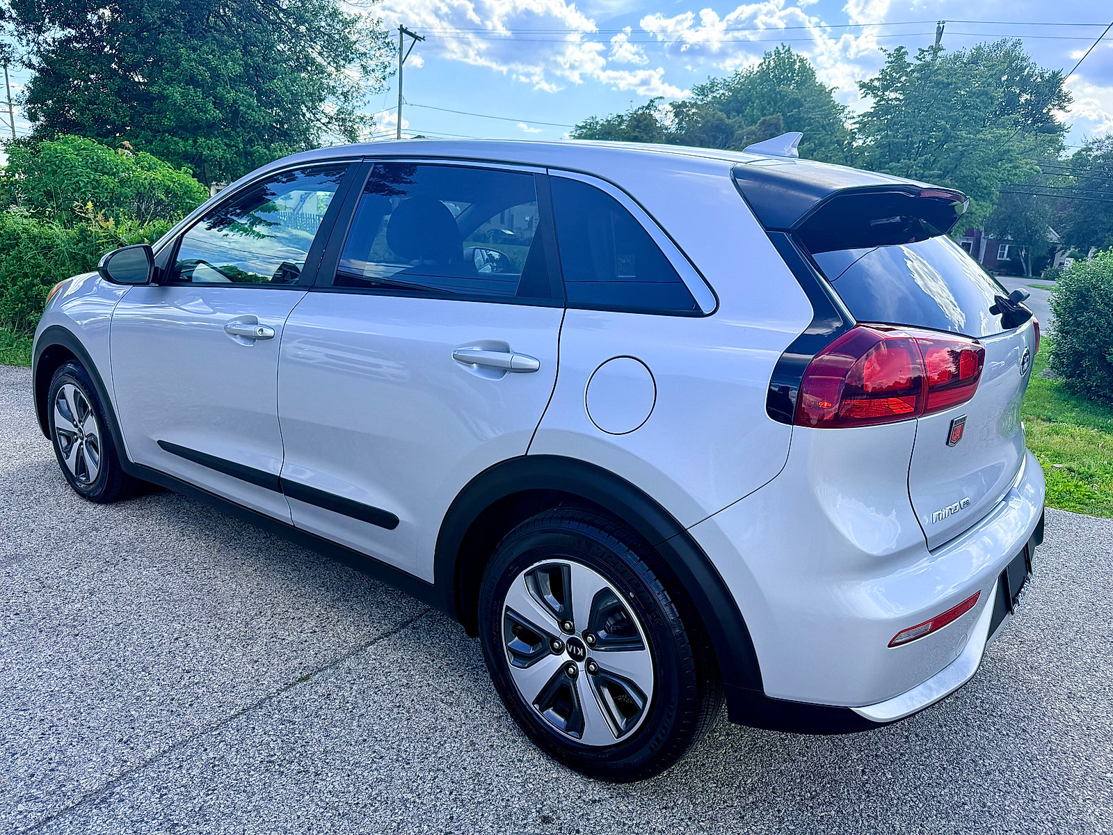 Used 2018 Kia Niro FE FWD image 6