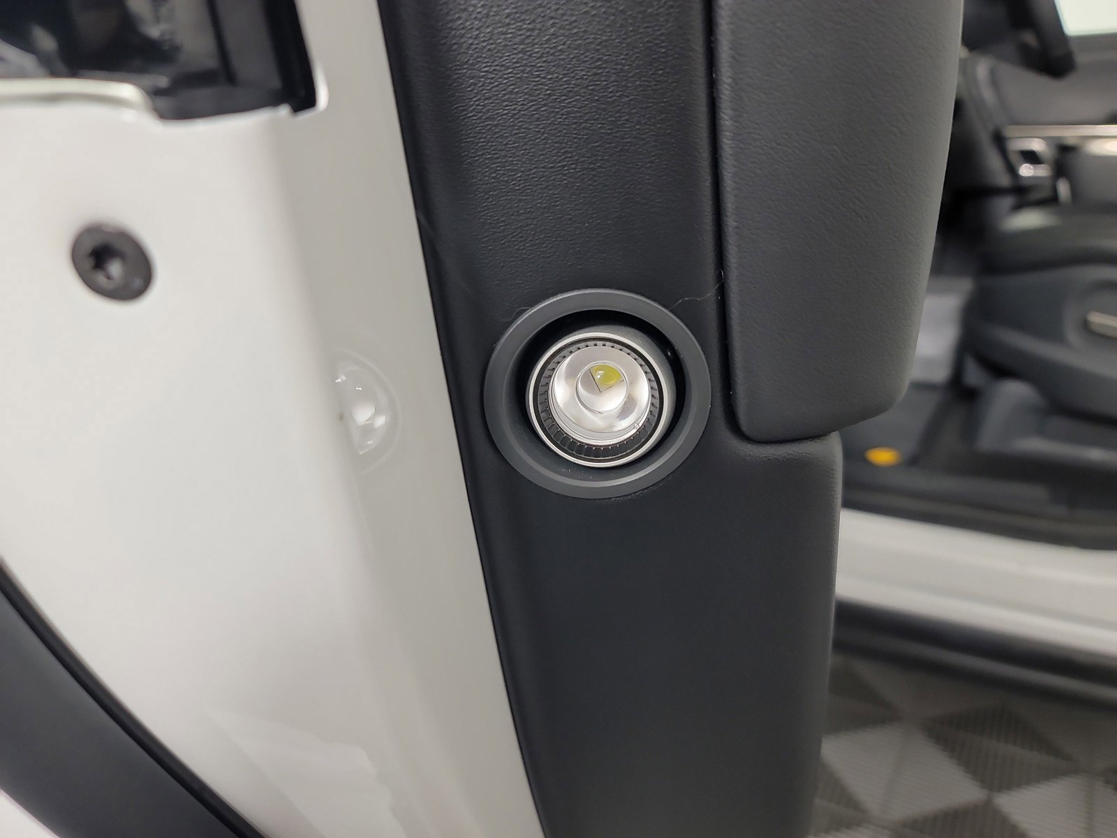 Used 2022 Rivian R1T Adventure image 30