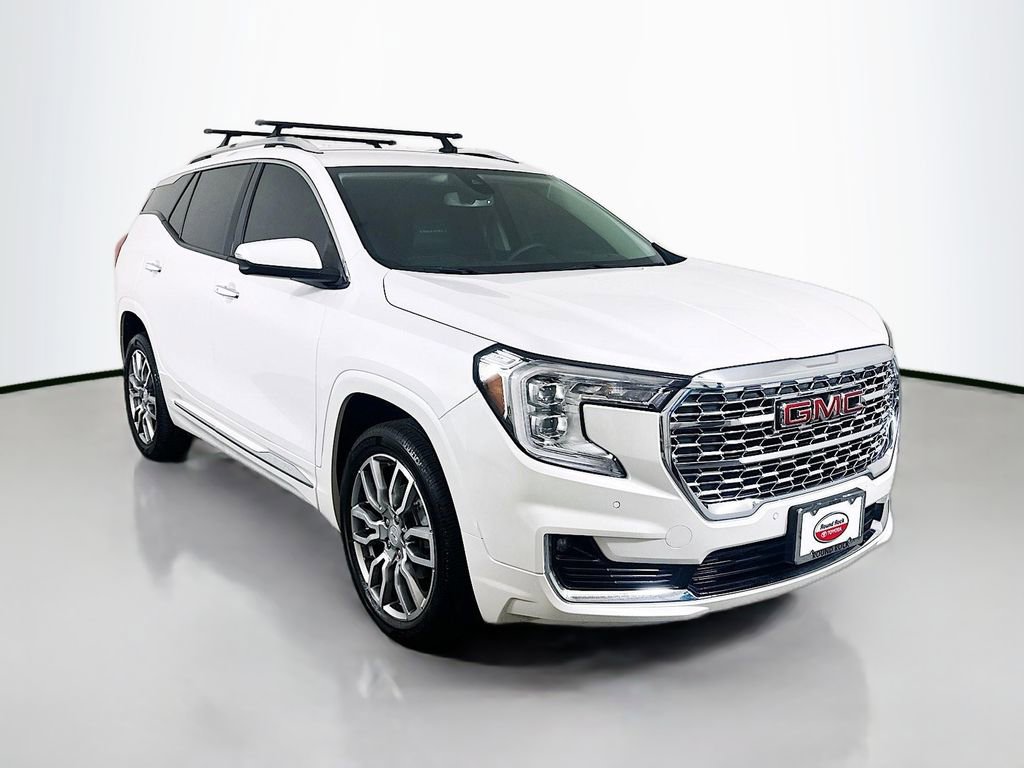 Used 2023 GMC Terrain Denali AWD/4WD image 3