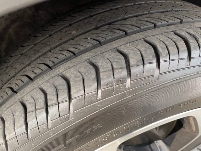 Used 2024 Chevrolet Trax RS w/ Sunroof Package FWD image 24