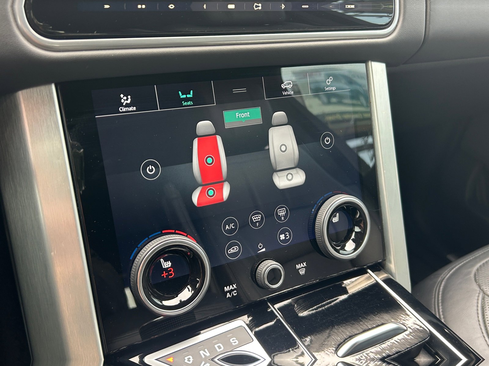 Used 2019 Land Rover Range Rover HSE image 25