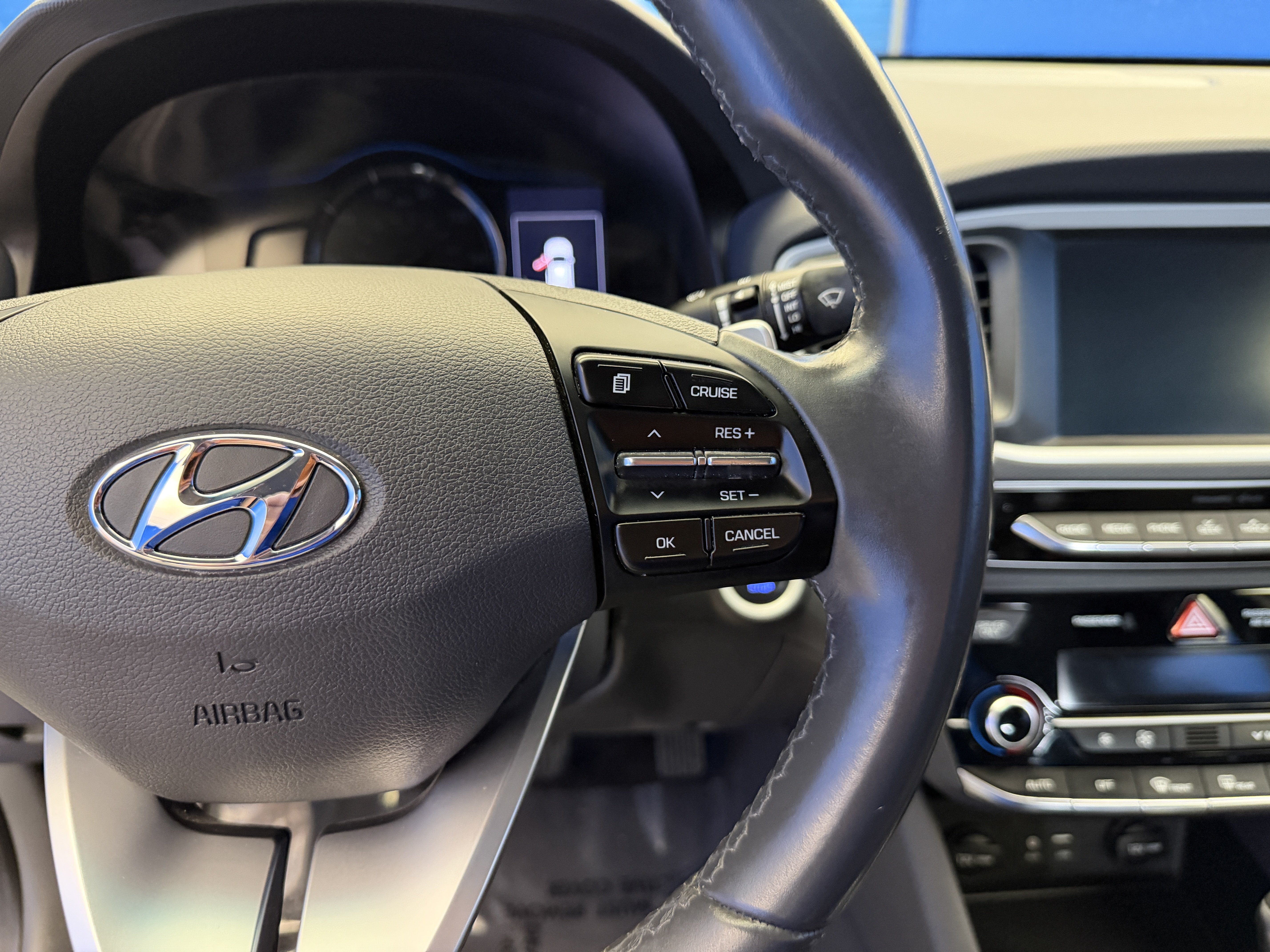 Used 2019 Hyundai Ioniq Plug-In Hybrid FWD image 16