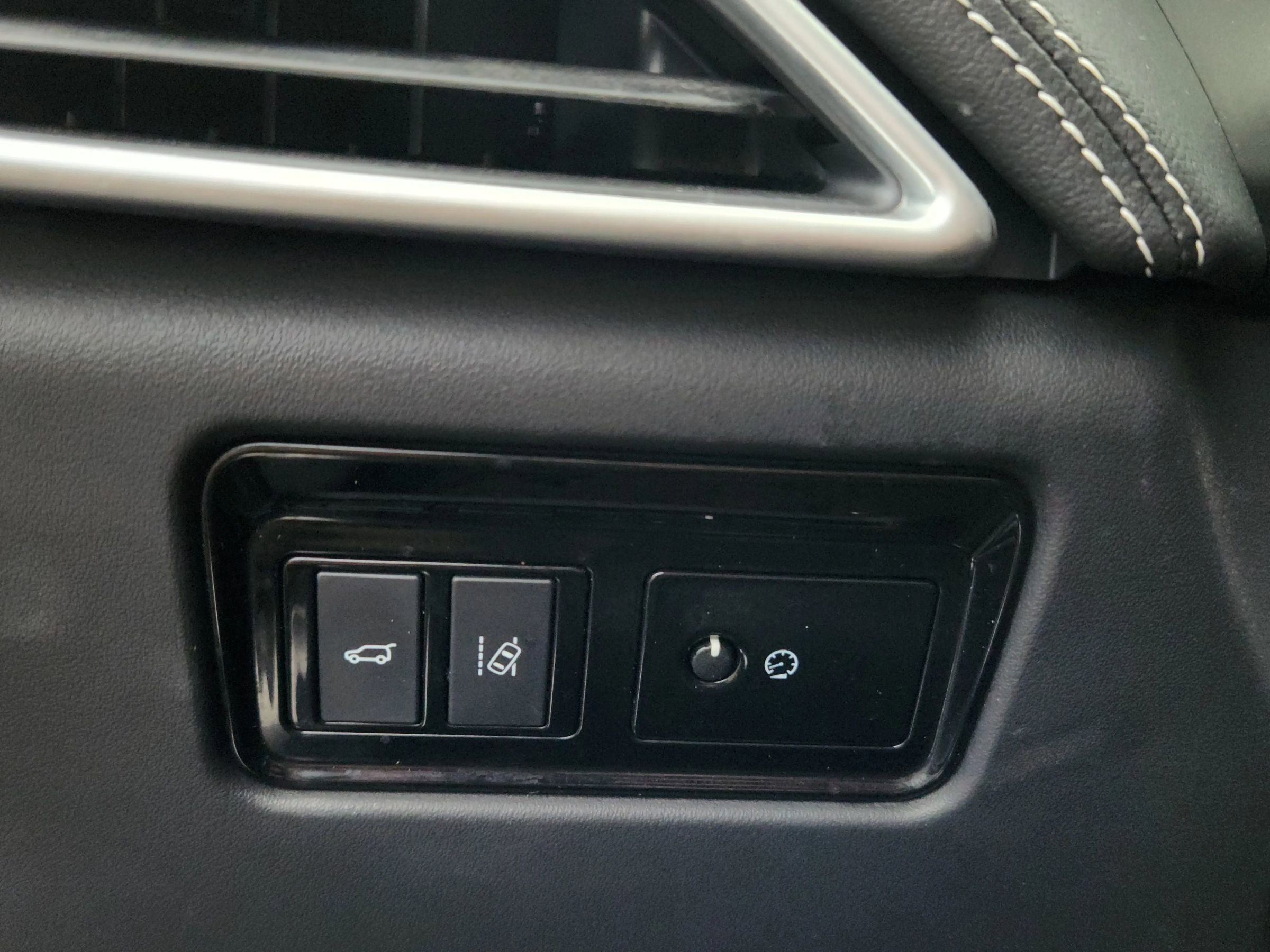 Used 2017 Jaguar F-PACE R-Sport image 13