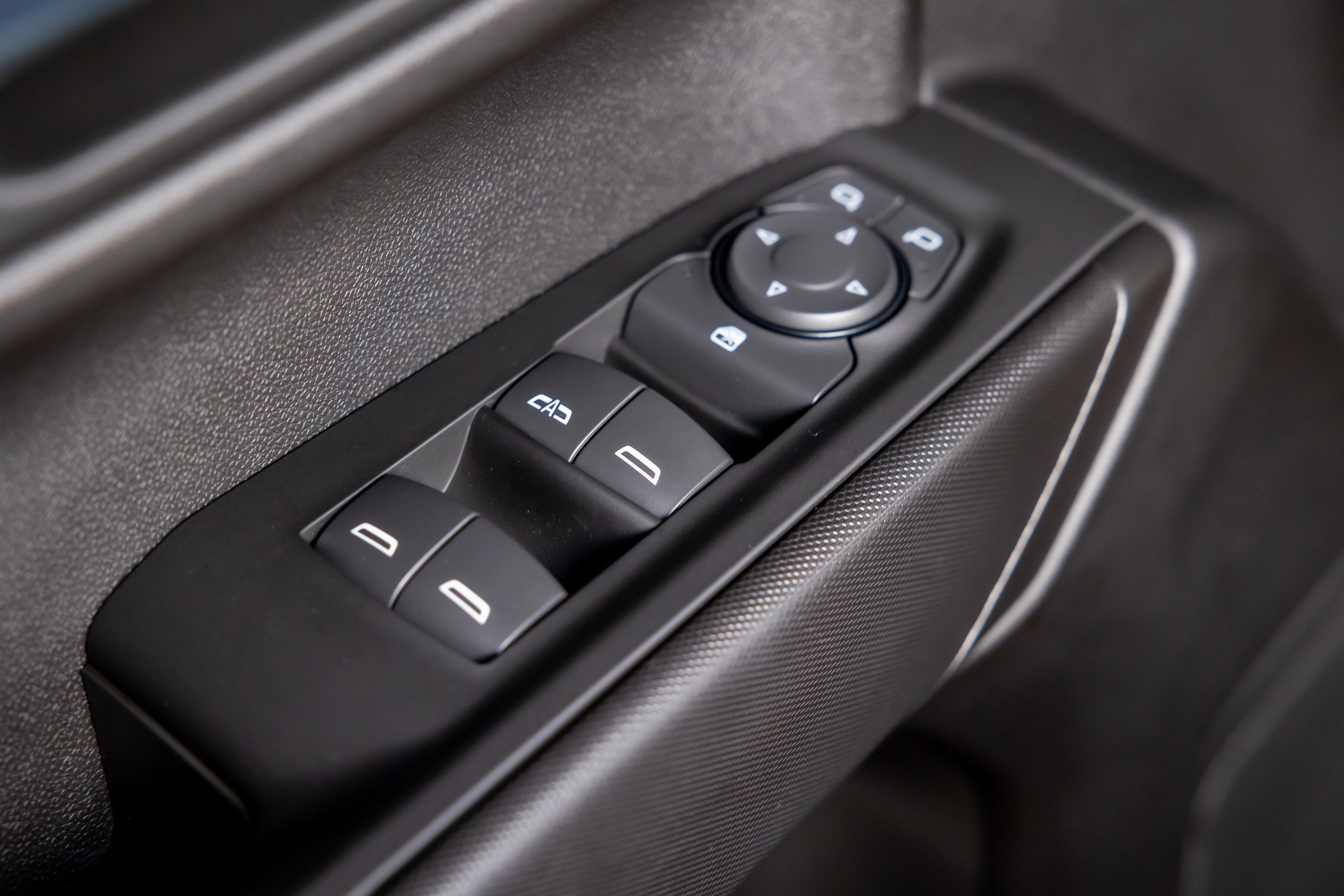 Used 2025 Chevrolet Silverado 1500 Custom image 31