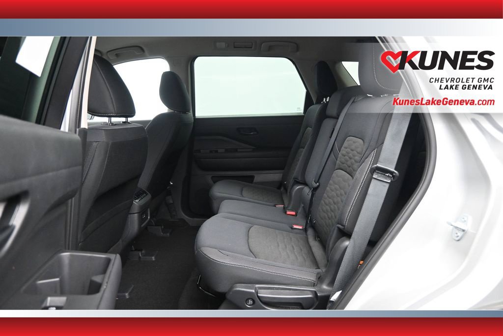 Used 2025 Nissan Pathfinder SV FWD image 25