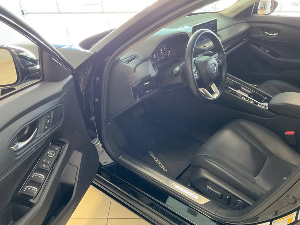 Used 2024 Honda Accord Touring image 10